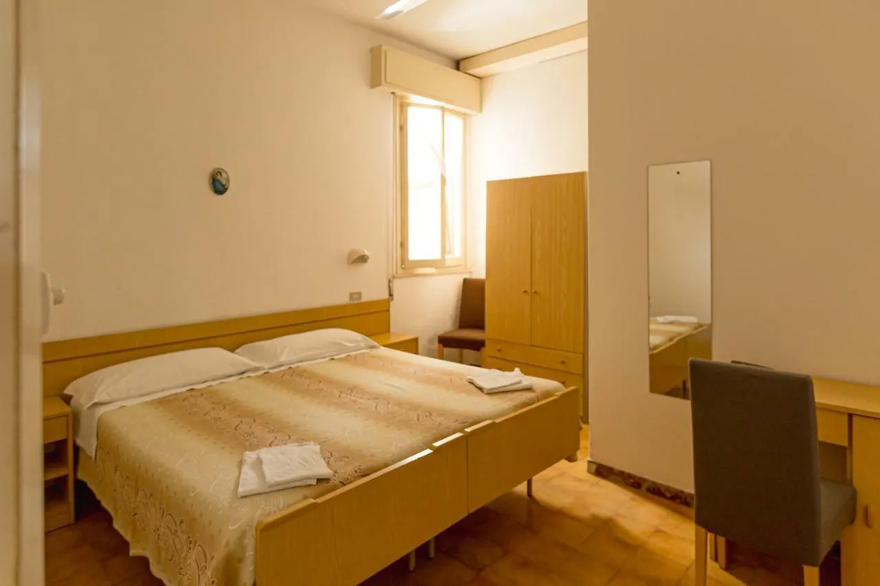 ريميني Pensione Villa Elsa B&B بيت ريفي